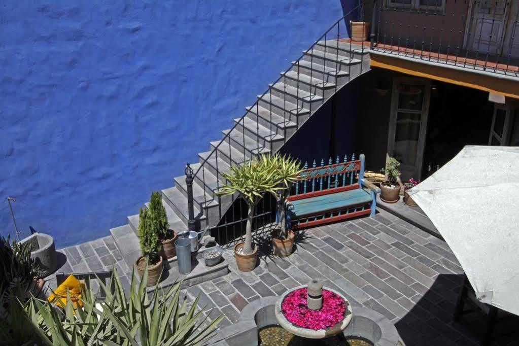 Azul Colonial